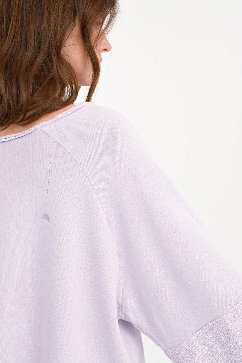 Love Joy Victory Sweatshirt Sorila Lilac Bio-Baumwolle Detail 2