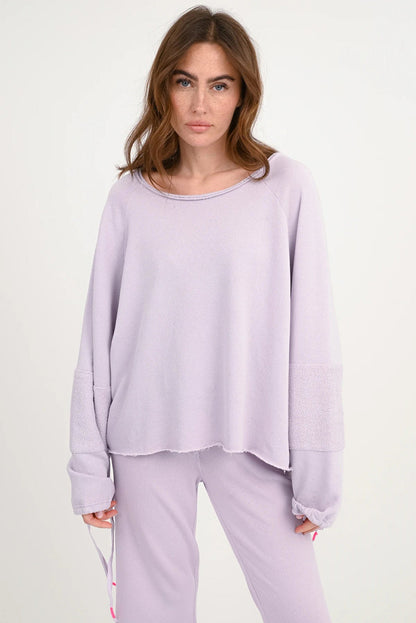 Love Joy Victory Sweatshirt Sorila Lilac Bio-Baumwolle Model 2