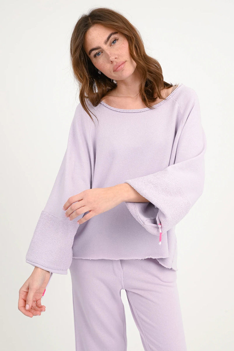 Love Joy Victory Sweatshirt Sorila Lilac Bio-Baumwolle Model 3