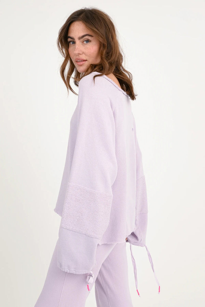 Love Joy Victory Sweatshirt Sorila Lilac Bio-Baumwolle Model 4