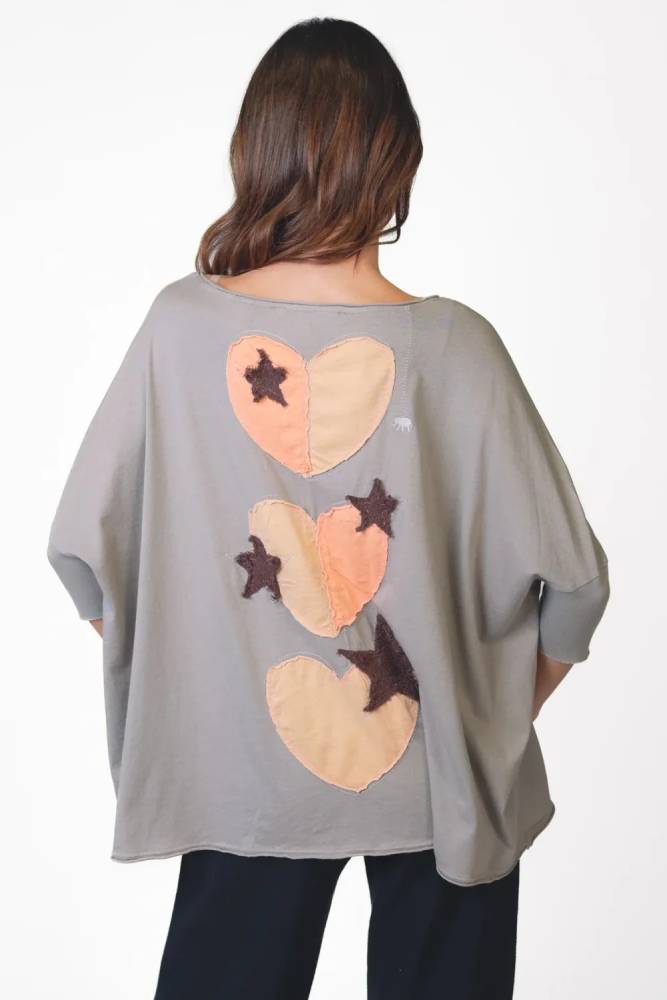 Love Joy Victory T-Shirt Papu Herz Sterne Grau Model 3