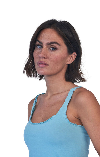 Love Joy Victory Top Lora Wellennaht Rüschen-Details Bio-Baumwolle Modal-Mix Clear Water Hellblau Model 2