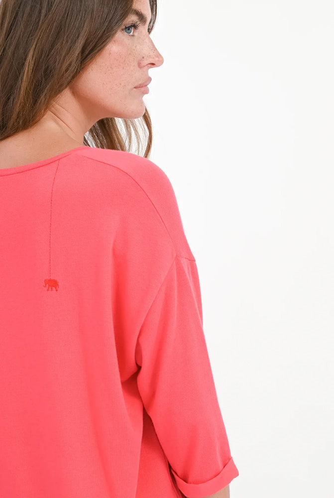Love Joy Victory T-Shirt Mola Organic Cotton Modal Geranium Detail