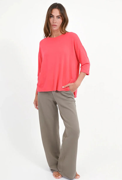 Love Joy Victory T-Shirt Mola Organic Cotton Modal Geranium Model 5