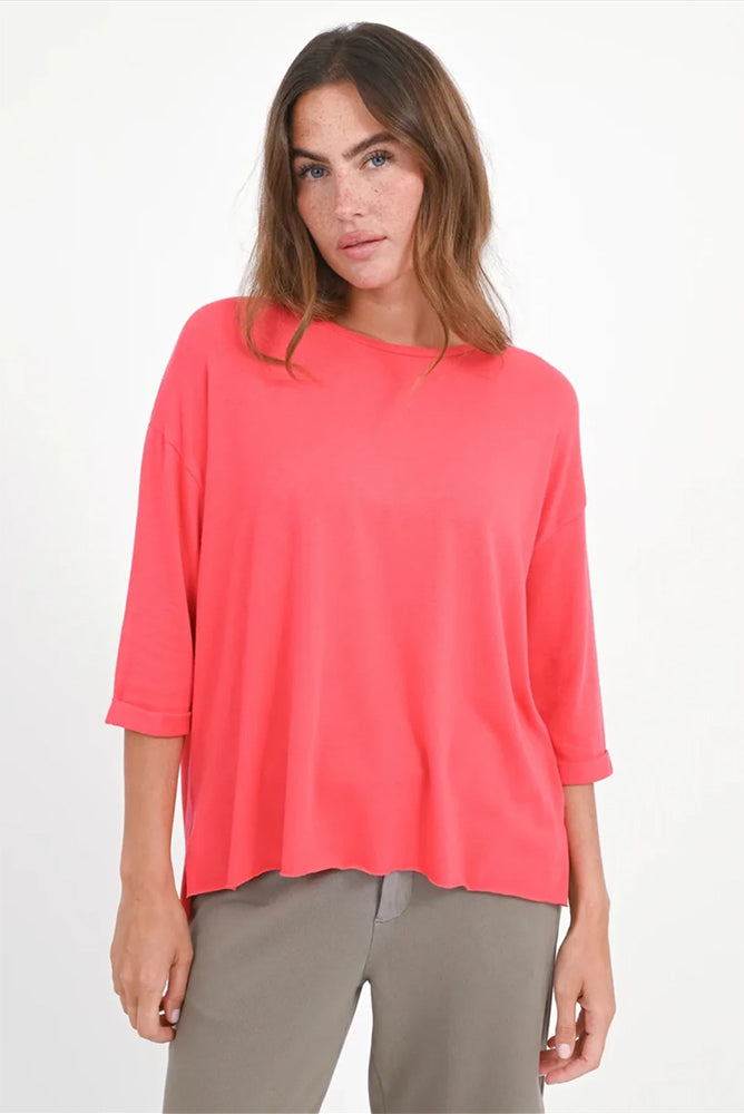 Love Joy Victory T-Shirt Mola Organic Cotton Modal Geranium Model