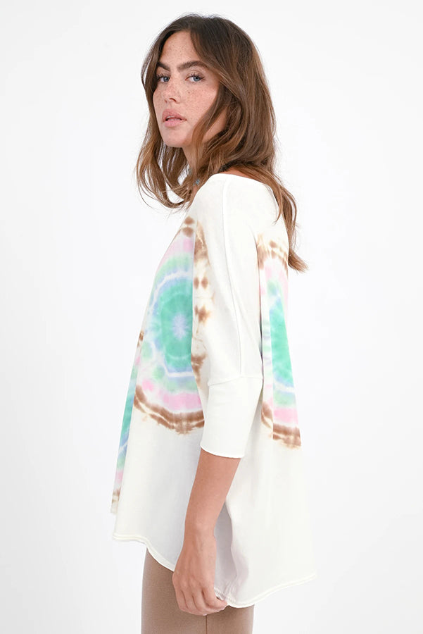 Love Joy Victory T-Shirt Papu Batik Oversize Bio-Baumwolle Model 3