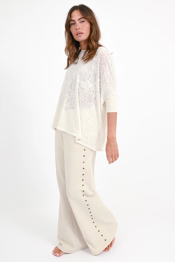 Love Joy Victory T-Shirt Papu Paisley-Muster Transparent Oversize Bio-Baumwolle Beige Model 5