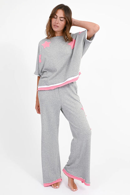 Love Joy Victory T-Shirt Rumbia Stern-Patches Grau Pink Bio-Baumwolle
Model 5