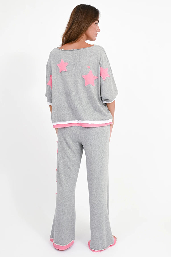 Love Joy Victory T-Shirt Rumbia Stern-Patches Grau Pink Bio-Baumwolle
Model 6