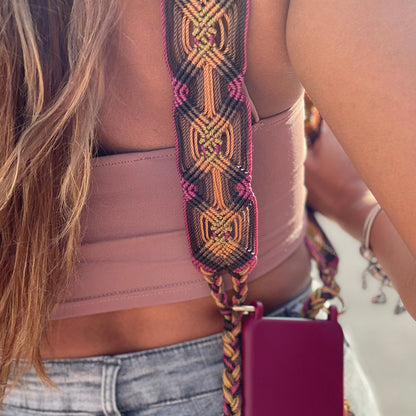 Mahawo lange Handykette Pocahontas Vibe mit Quasten Handgeknüpftes Unikat Mexiko Model 2