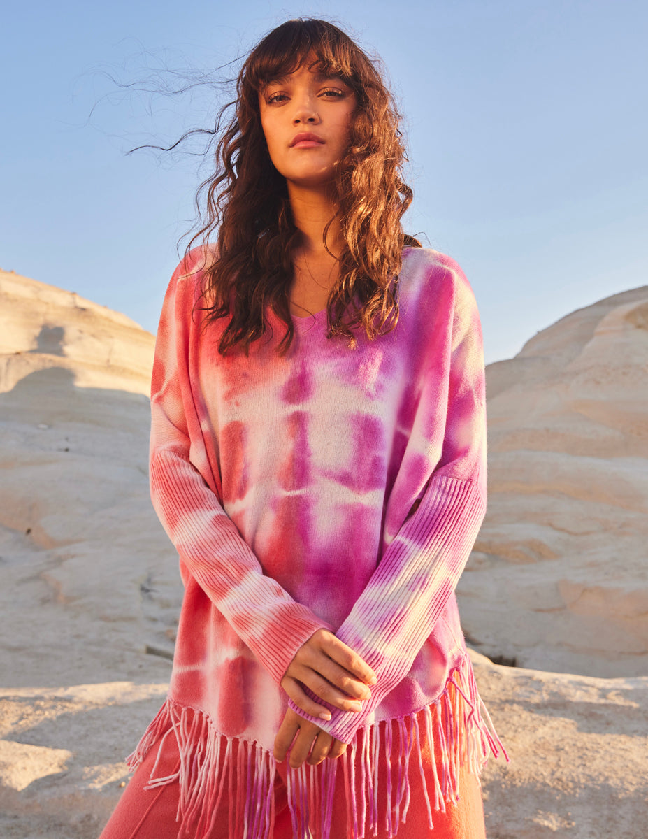 Notshy Batik Poncho Pullover Fransensaum Pink Coral Weiß Rippärmel Tie & Dye Model