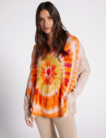 Notshy Batik-Hoodie Kaschmir Canyon Tie & Dye Sunny Model 3