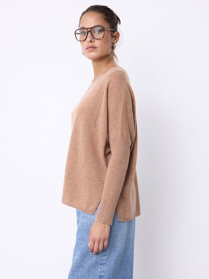 Notshy Kaschmir Pullover Bourna Camel Entspannte Passform Lange Rippärmel Sichtbare Nähte Seitenschlitze Seitlich