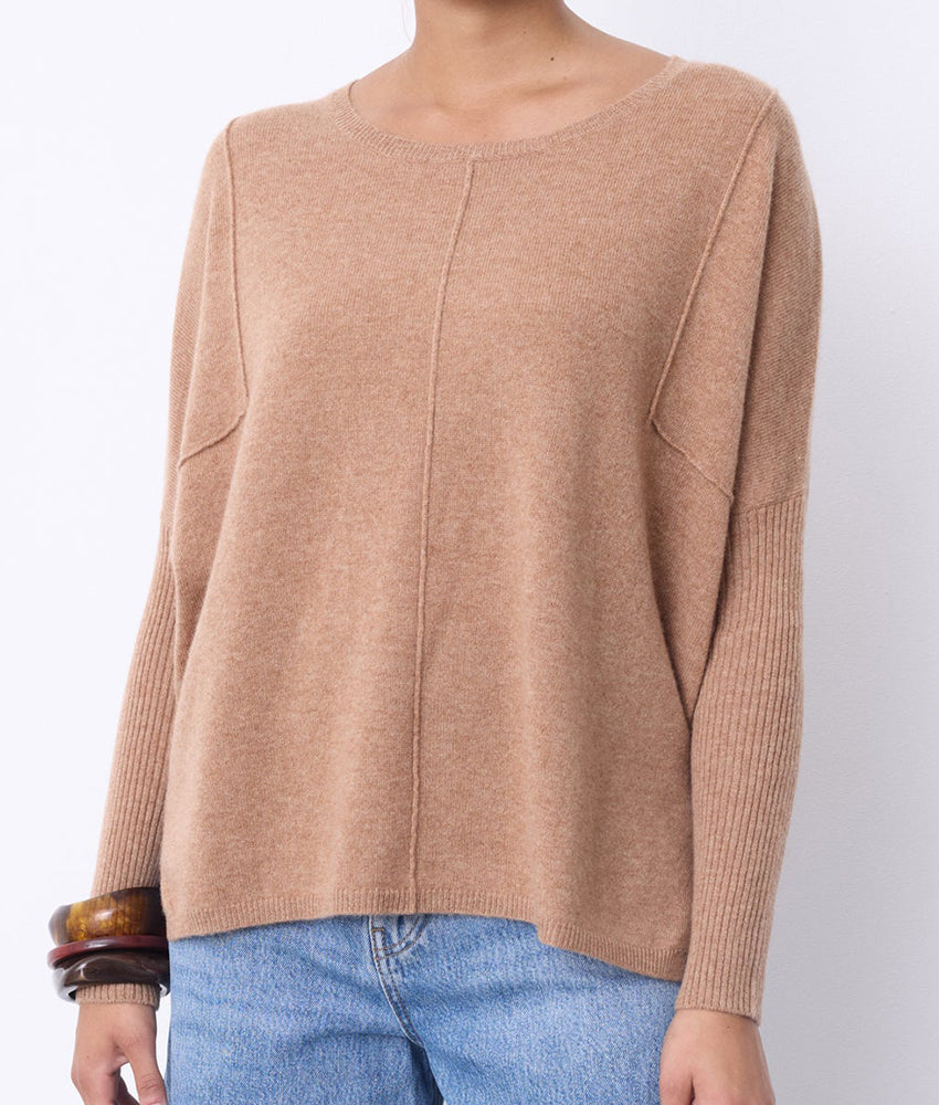 Notshy Kaschmir Pullover Bourna Camel Entspannte Passform Lange Rippärmel Sichtbare Nähte Seitenschlitze