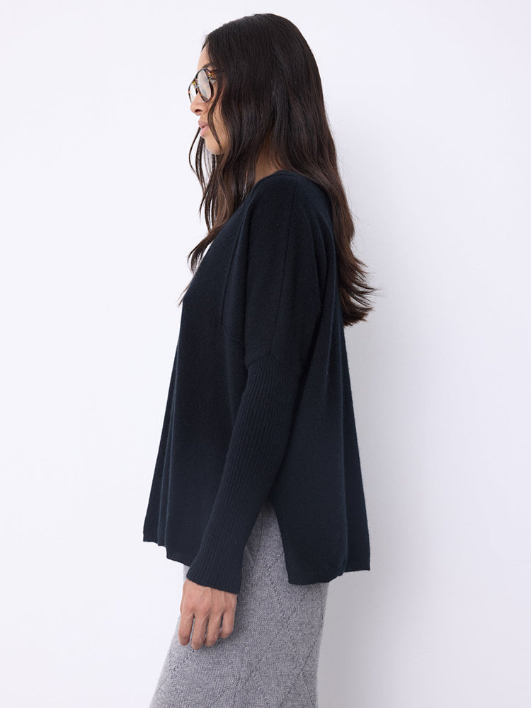 Notshy Kaschmir Pullover Bourna Schwarz Entspannte Passform Lange Rippärmel Sichtbare Nähte Seitenschlitze Seitlich