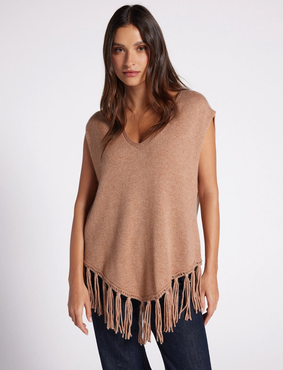 Notshy Fransen-Poncho Kaschmir Kalari V-Ausschnitt Camel Model 3