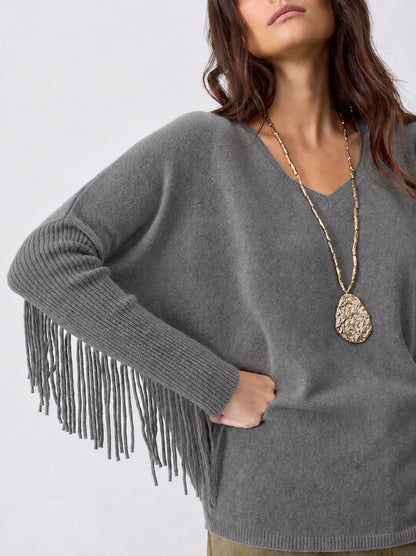 Notshy Kaschmir Fransenpullover Fenna Gris Foncé Dunkelgrau 100% Kaschmir Poncho Rippärmel Casual-Fit Model