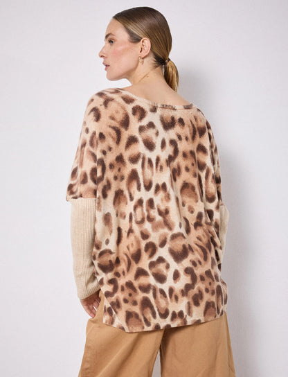 Notshy Kaschmir Poncho Pullover 
Leopard-Print Entspannte Passform V-Ausschnitt Rippärmel Seitenschlitze Beige Braun Rückseite