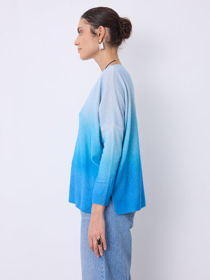 Notshy Poncho Pullover Kaschmir Farbverlauf Blau Model 2