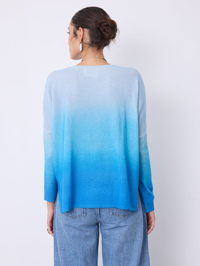 Notshy Poncho Pullover Kaschmir Farbverlauf Blau Model 4