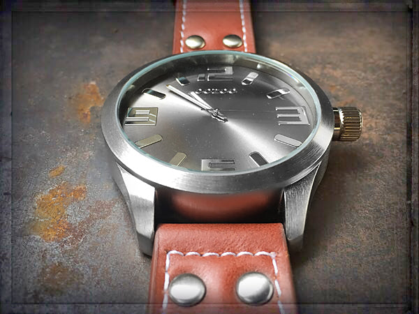 OOZOO Uhr Edelstahlgehäuse Lederarmband Braun Zifferblatt Grau Große Ziffern 51 mm 46 mm C1013 C1063