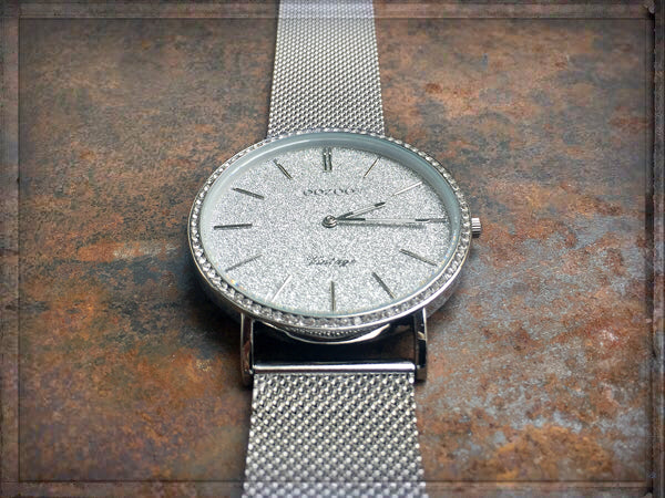 OOZOO Uhr Ultra Slim Flach Mesh-Armband Edelstahl Zifferblatt Grau Pavé-Lünette 40 mm C8891