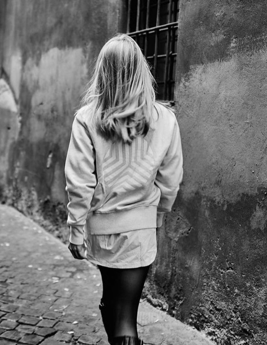 Outryght Sweatshirt Ashi Unisex Model