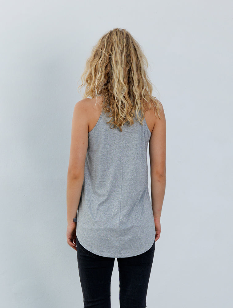 Outryght Tanktop Tina Long Metallic Silver Grey A-Form Spaghettiträger Entspannte Passform Rückseite