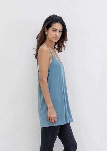 Outryght Top Paulina Smoked Blue Denim-Blau Cupro-Mix Weich Fließend A-Form Spaghettiträger Längenverstellbar Seitlich