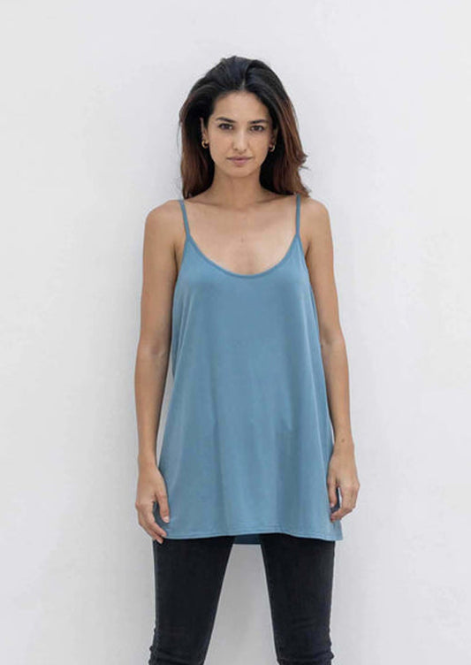 Outryght Top Paulina Smoked Blue Denim-Blau Cupro-Mix Weich Fließend A-Form Spaghettiträger Längenverstellbar