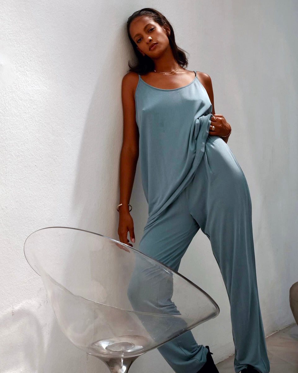 Outryght Top Paulina Smoked Blue Denim Cupro-Mix Weich Fließend A-Form Spaghettiträger Längenverstellbar Model