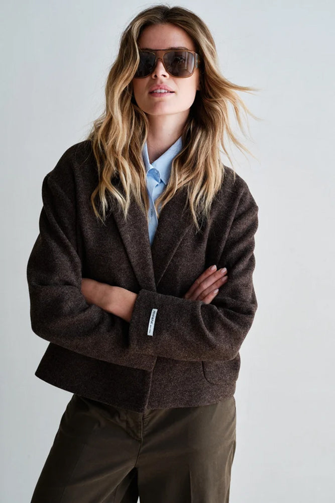 PENN&INK N.Y Blazer-Jacke Braun Wollmischung Melange-Optik Relaxed-Fit Gefüttert Model 2