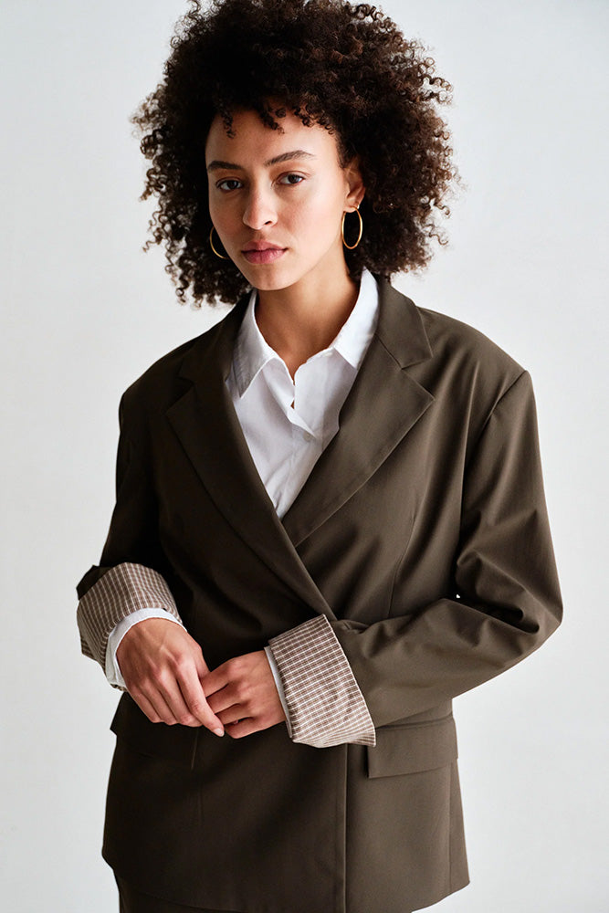 PENN&INK N.Y Blazer Braun Anthrazit Travel-Quality Relaxed-Fit Karo-Manschetten Model 2