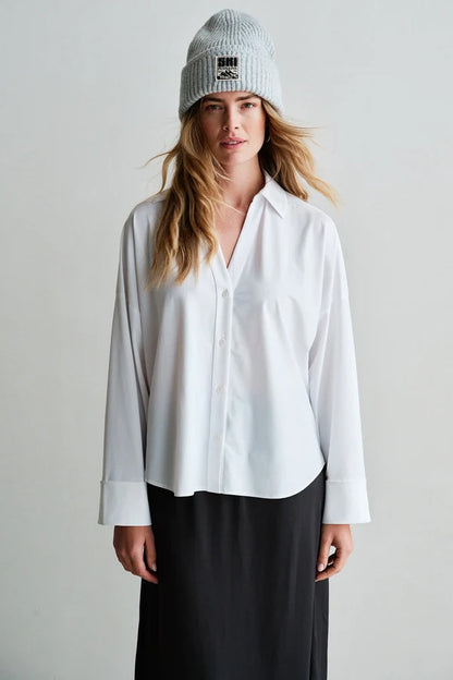 PENN&INK N.Y Bluse Weiß Travel-Quality Regular-Fit Hemdkragen Verlängertes Rückenteil Model 3