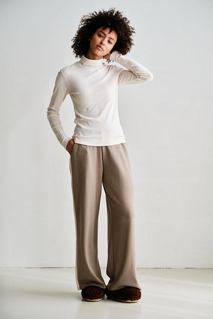 PENN&INK N.Y Hose Stripe Taupe Modal-Mix Straight-Leg-Fit Cremefarbene Kontraststreifen Model
