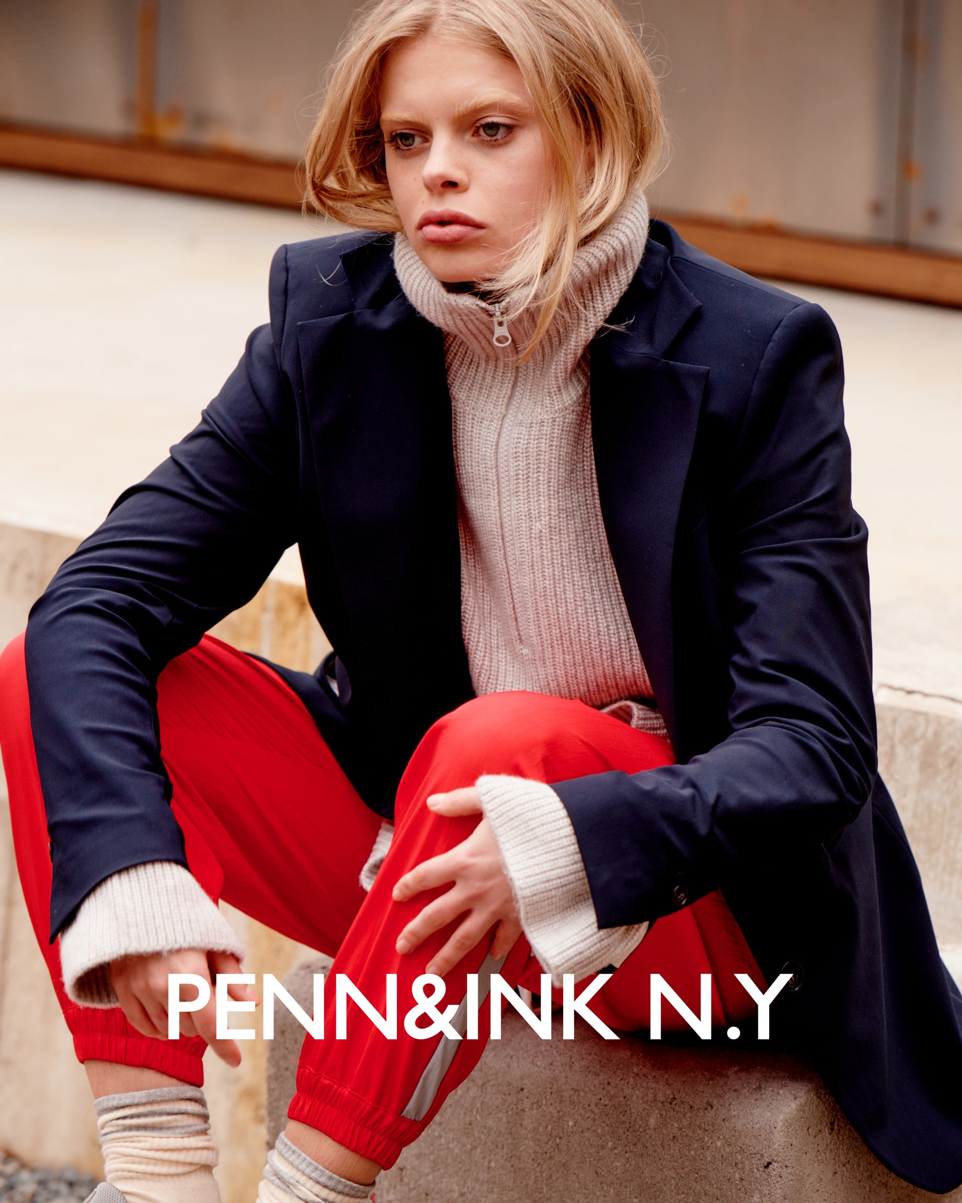PENN&INK N.Y Jogginghose Schwarz Seitenstreifen Baumwolle Relaxed Fit Model