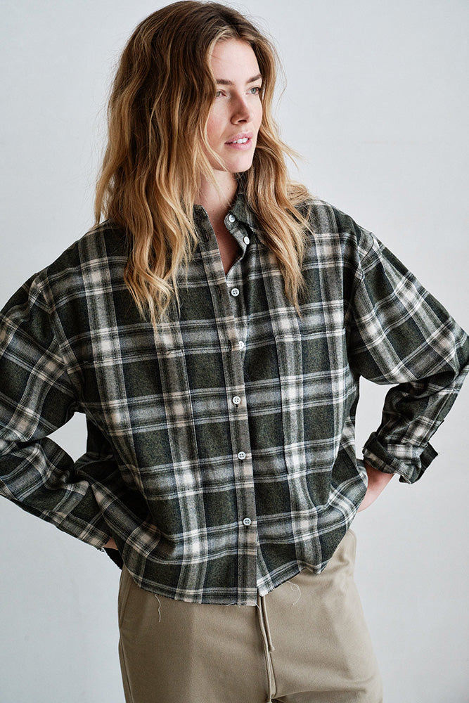 PENN&INK N.Y Karo-Bluse Anthrazit Kariert Baumwolle Relaxed-Fit Raw-Edge-Detail Model 2