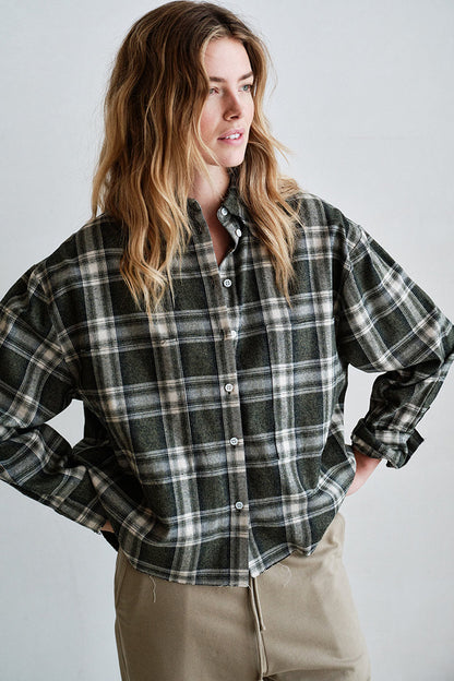 PENN&INK N.Y Karo-Bluse Anthrazit Kariert Baumwolle Relaxed-Fit Raw-Edge-Detail Model 2