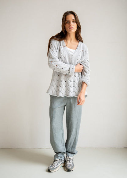 PENN&INK N.Y Strickpullover Lochmuster V-Ausschitt Hellgrau Model 4
