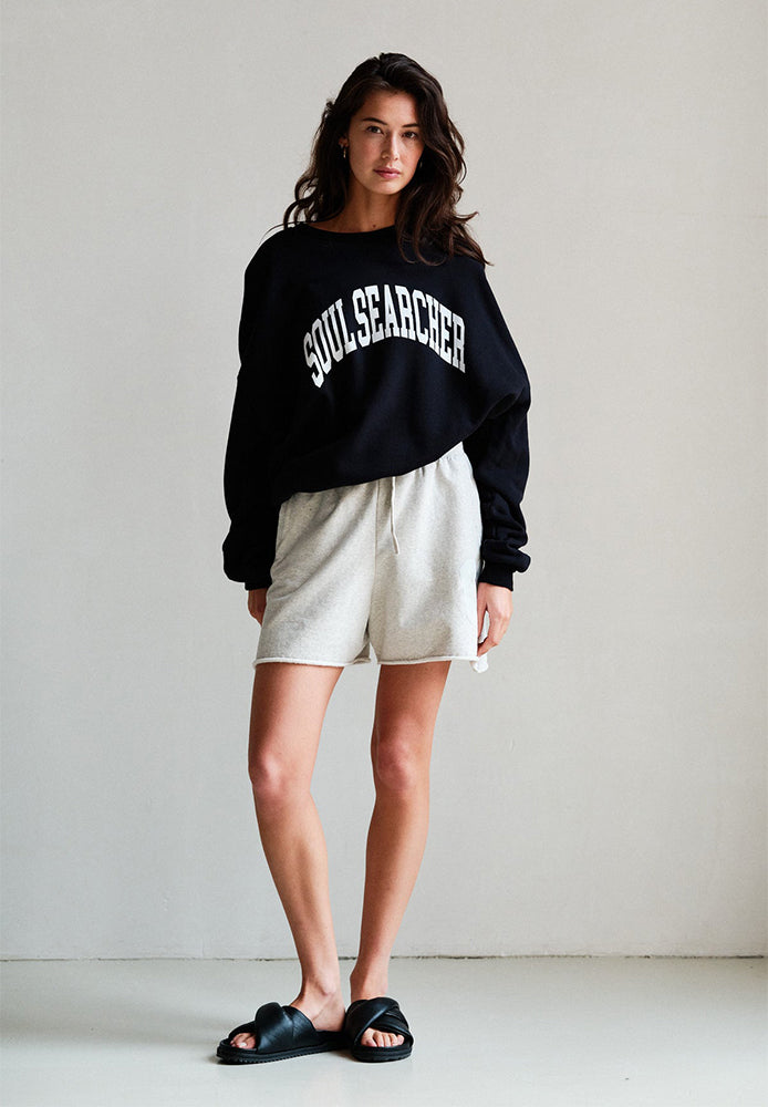 PENN&INK N.Y Sweatshirt „Soul Searcher" Schwarz Model 2