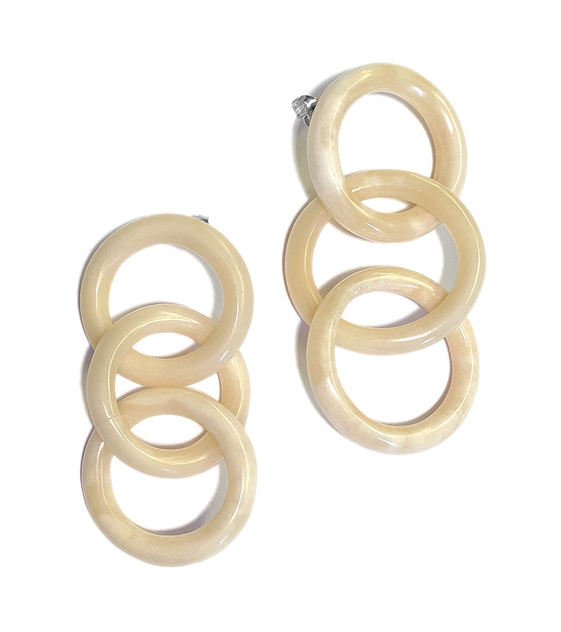 Statement Bone-Ohrringe Ring-Design Naturfarben Rund 8,8 cm Lang Ø 3,7 cm Unikat