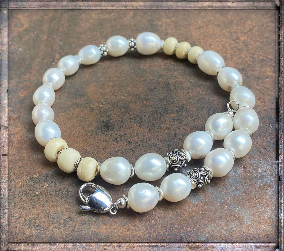 Perlenkette Choker 40 cm Süßwasserperlen Boneperlen 925 Sterling Silber Unisex Ethno Boho Unikat