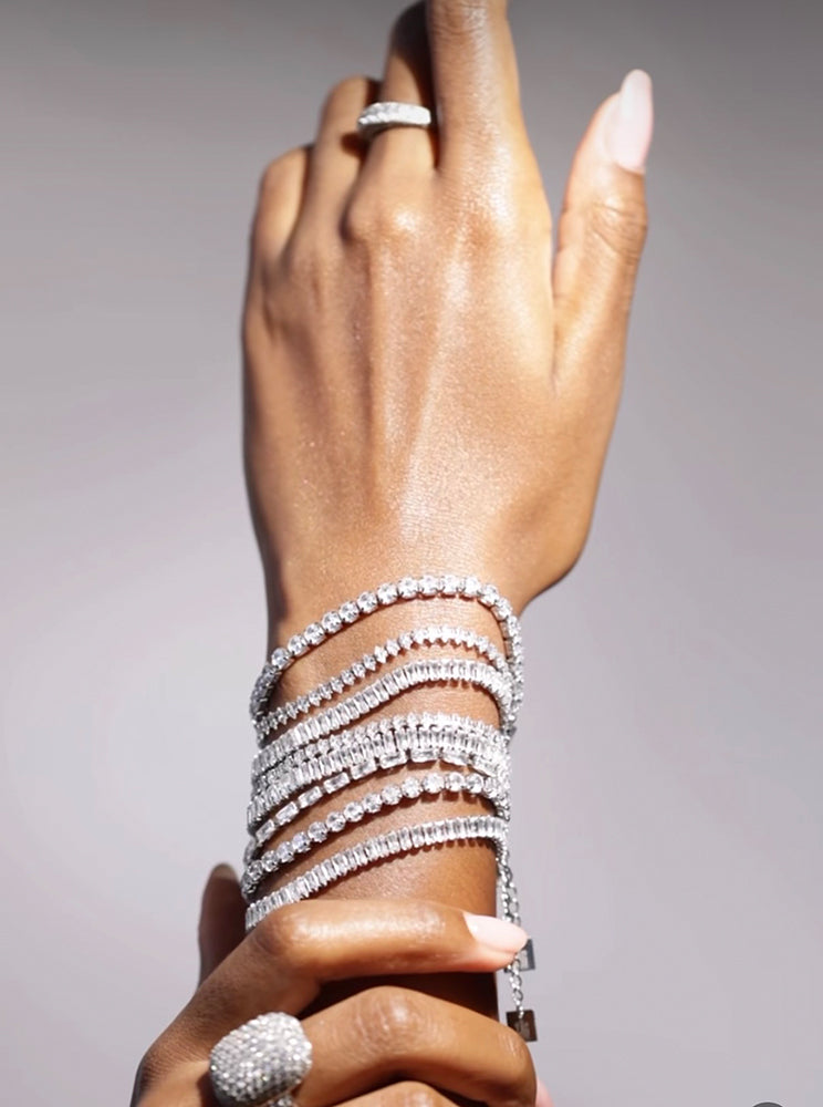 ZAG Bijoux Tennisarmbänder Edelstahl Silber Filigran Facettierte Zirkoniasteine Layering-Look Model